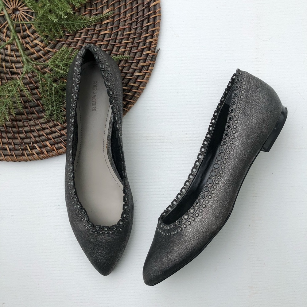 Pour La Victoire Flats Point Pointed Toe Gray Studded Embellished Flats Size 9.5